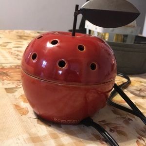 SCENTSY WARMER APPLE